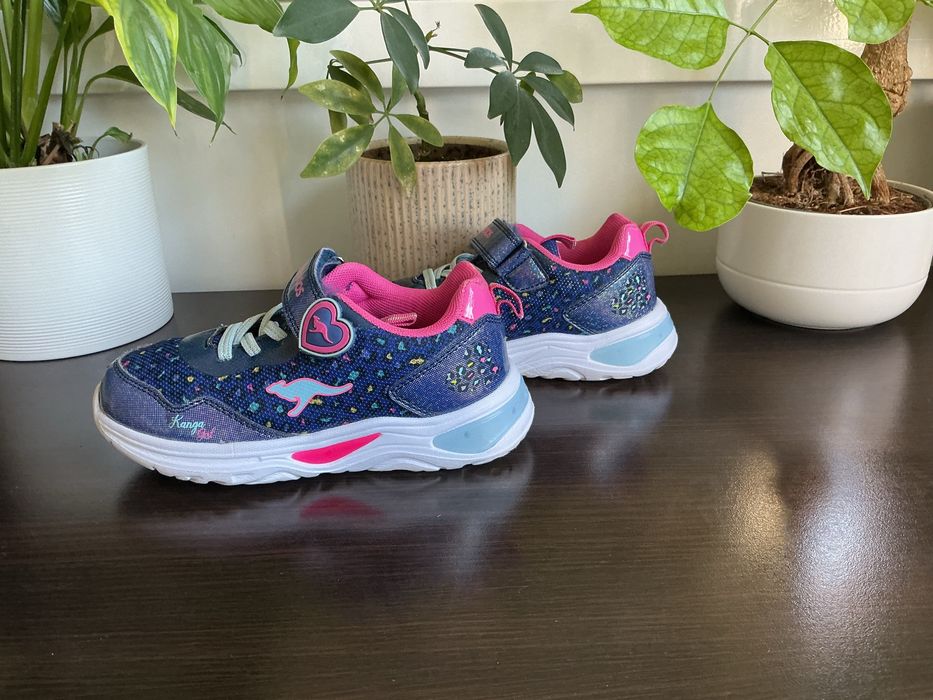 Buty dziewczęce w rozmiarze 31