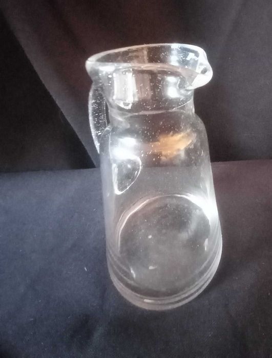 Jarro pequeno antigo