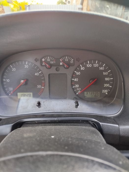Продаєть Volkswagen GOLF 4