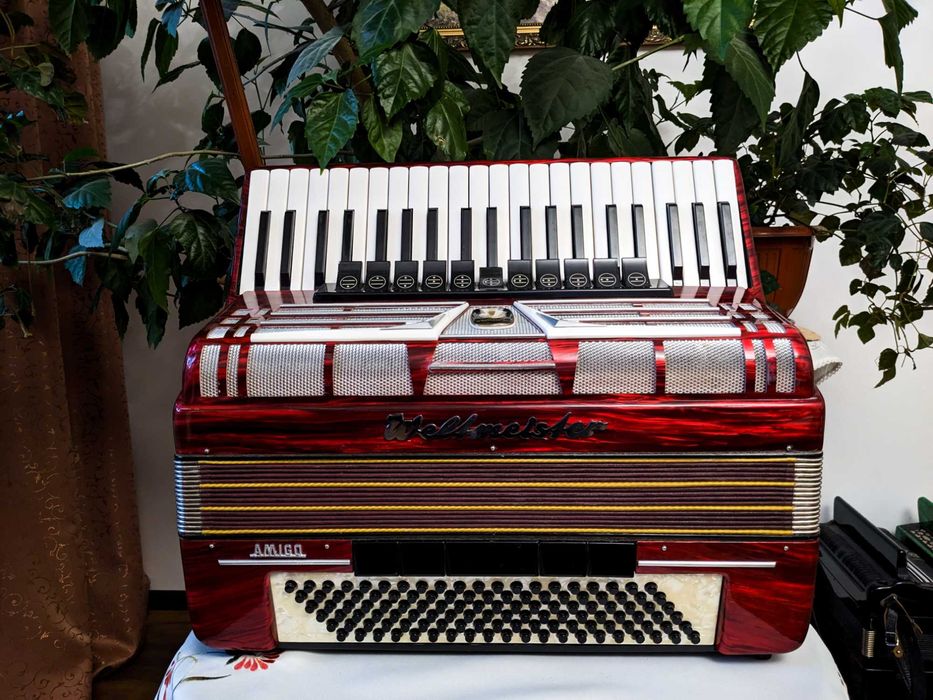 Акордеон WELTMEISTER AMIGO 4/4 у відмінному стані