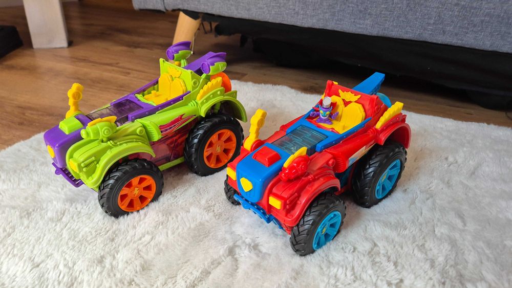 2 pojazdy Monster super zings  roller