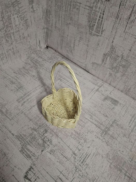 Кошики, плетені із паперової лози, під мильні букети.