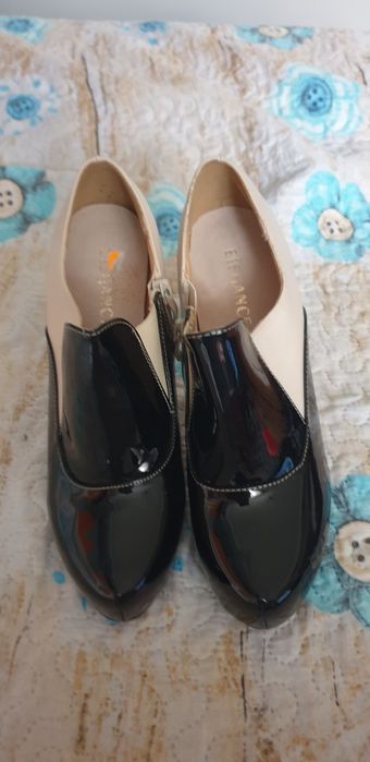 Śliczne czułenka lakierowane na szpilce, nowe. Idealne na jesień.