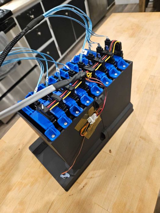 8-Trays HDD Enclosure SATA/SAS (корпус на 8 дисків)