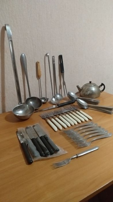 Термосы, пароварки, чудопечка, гусятницы, столовые приборы времён СССР