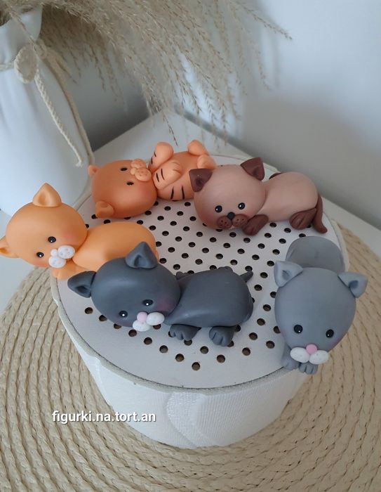 Figurki z masy cukrowej na tort