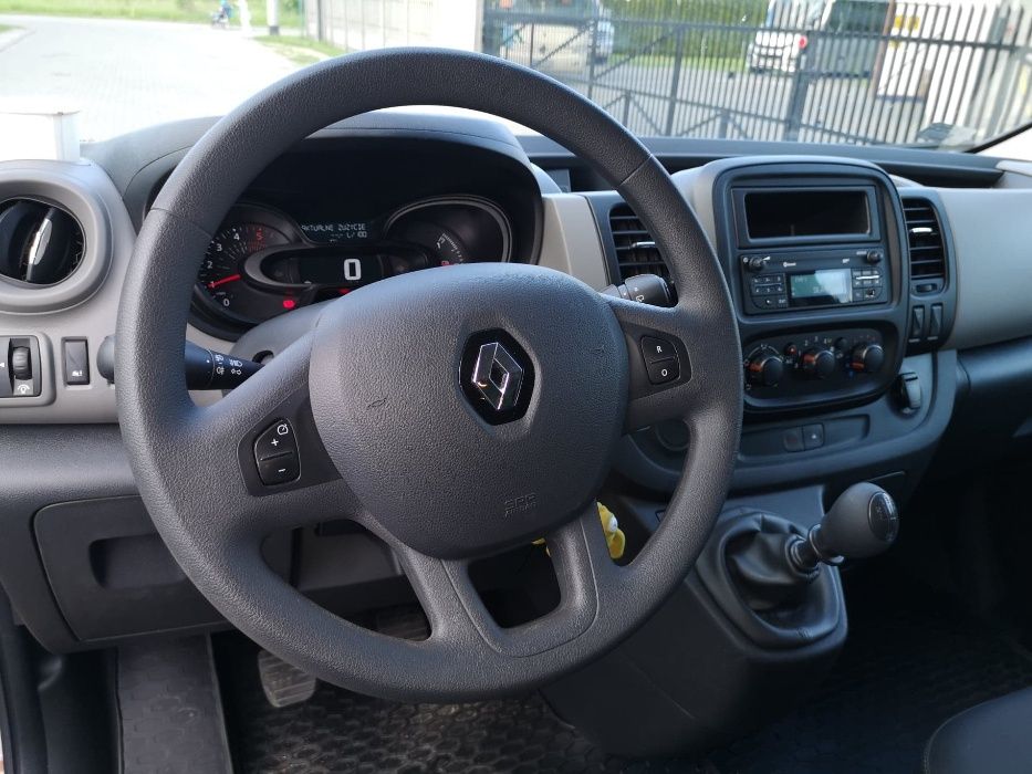 Bus do wynajęcia, wynajem busa, Nowy Renault Trafic 2018, 9 osobowy