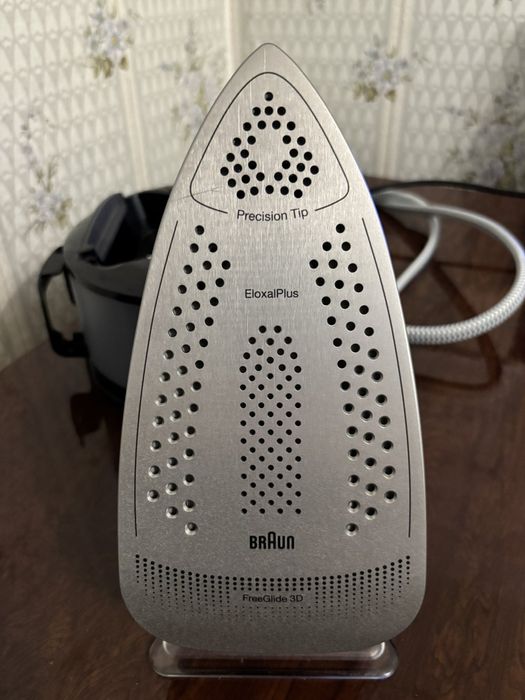 Утюг с паровой системой Braun Care Style Compact