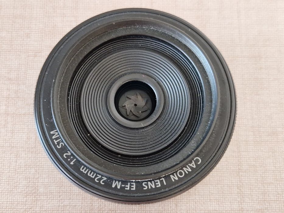 Об'єктив Canon EF-M 22 mm f/2 STM