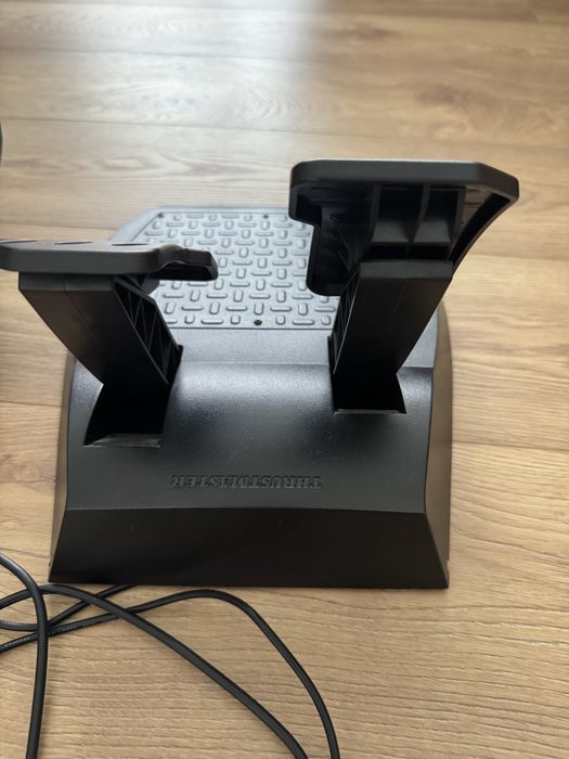 Volante e pedais Ferrari 488 GTB Edition para PlayStation