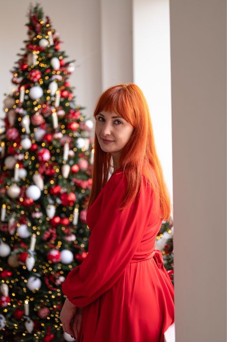 сукня святкова червона продам