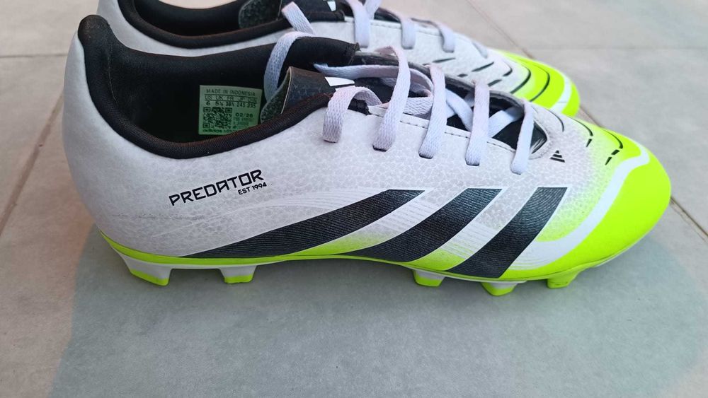 Chuteiras Adidas PREDATOR, em bom estado