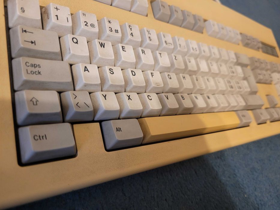 klasyk stara sprawna klawiatura mechaniczna PC AT DIN 5