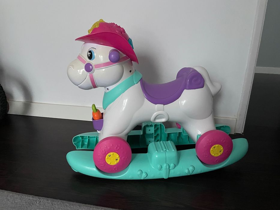 Cavalinho chicco menina