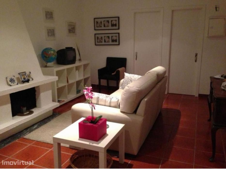 Apartamento com 3 quartos - localizado em Campolide Lisbon