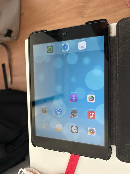 iPad mini (2013) com capa