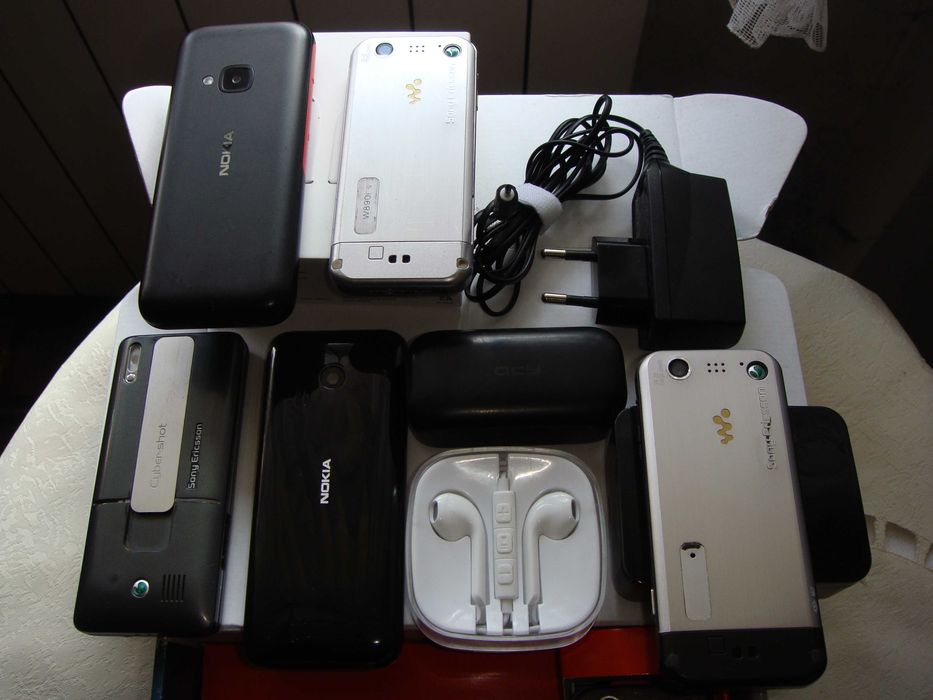 Paczka  Telefonów  ,,, Nokia / Dual  i  Sony - Eriksony