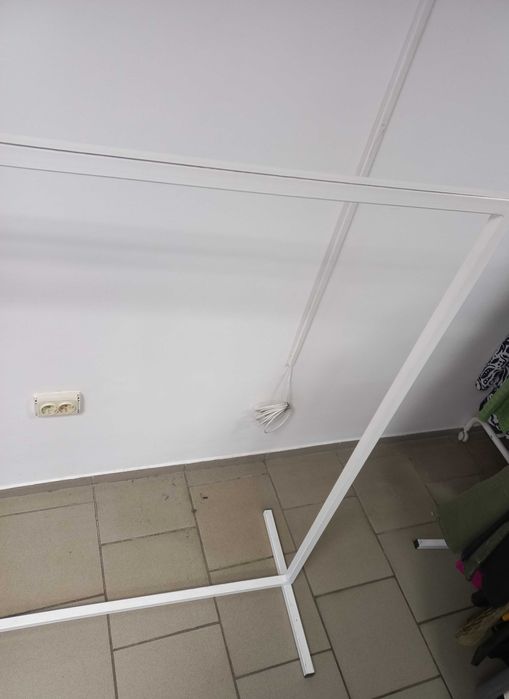 Стійки для одягу б/у