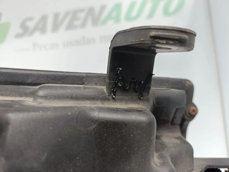 Ótica / farol esquerda NISSAN NP300 Navara Pick Up Chassis (D40)