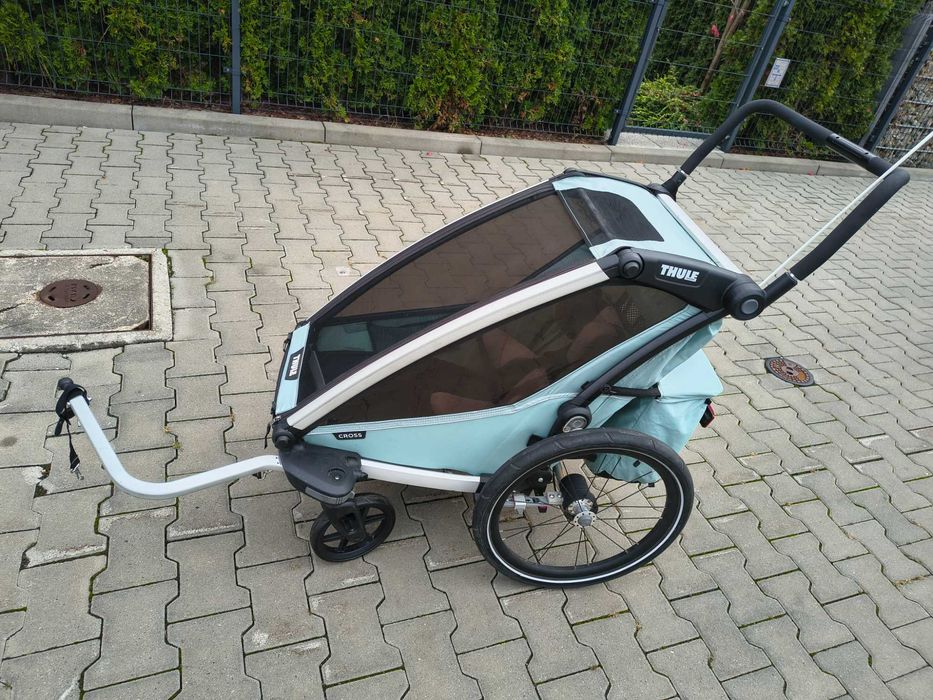 Thule Chariot Cross + Thule Baby Supporter