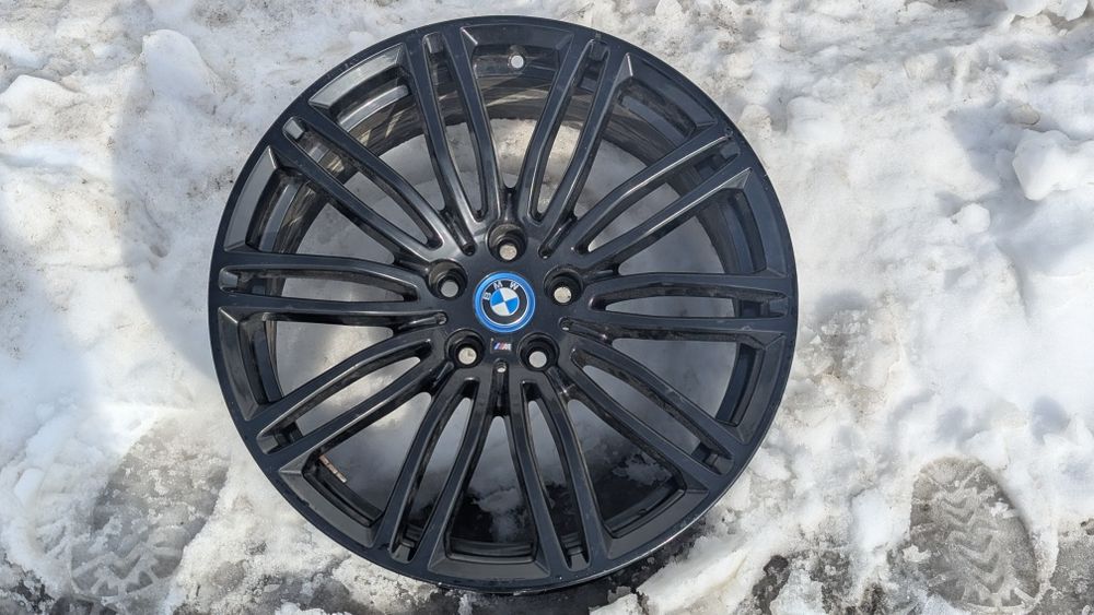 Продам оригінальний 19-дюймовий литий диск BMW