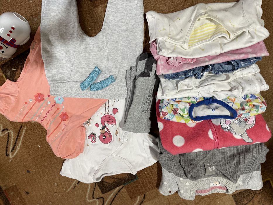 Продам пакет вещей на девочку 0 до 5 мес