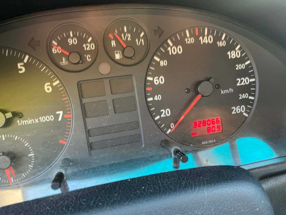 Audi A4 B6  1.6 Benzyna+gaz