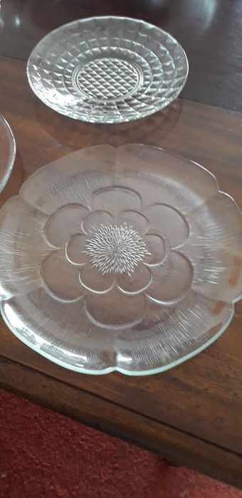 Pratos de vidro antigos
