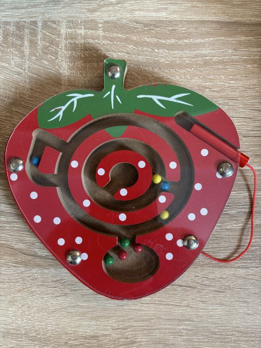 Магнітна гра полуничка