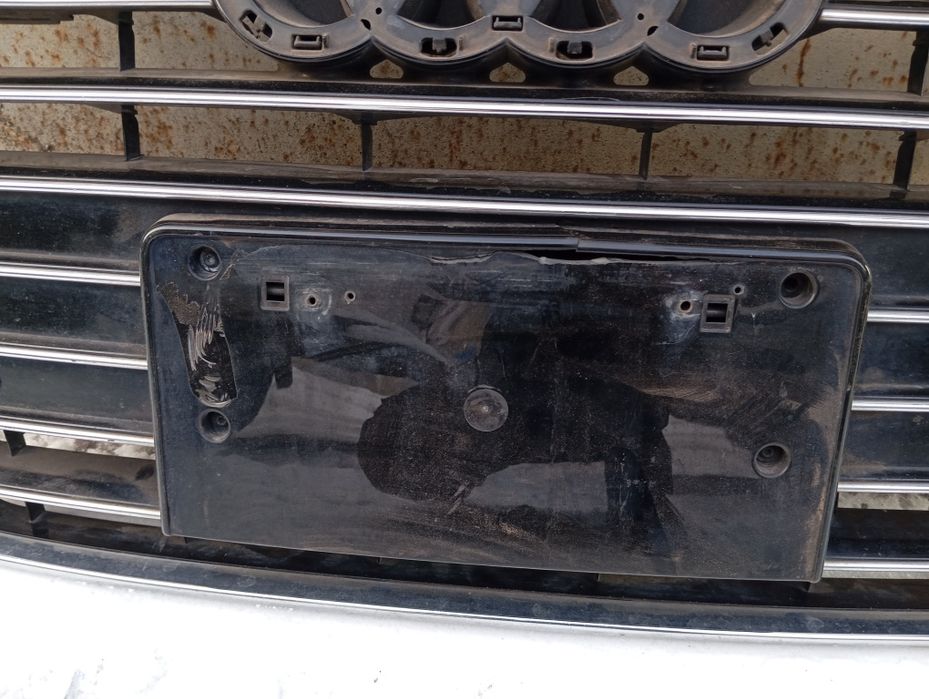 Решітка бампера Audi A6 C7 17 рік