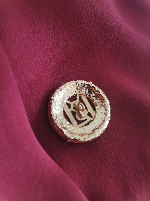 Botões Yves Saint Laurent