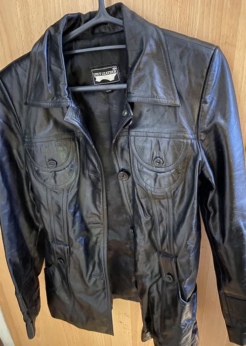 Куртки жіночі кожа,тканина