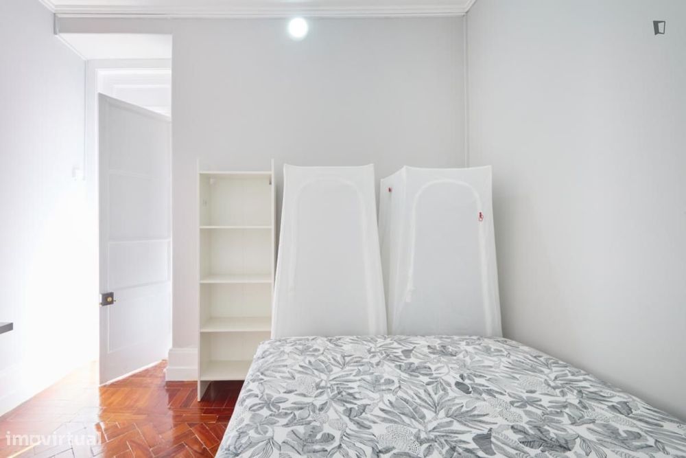 Quarto - localizado em Saldanha Lisbon