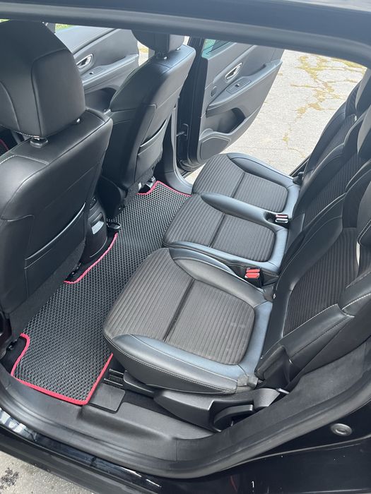 Renault Scenic 7 місць