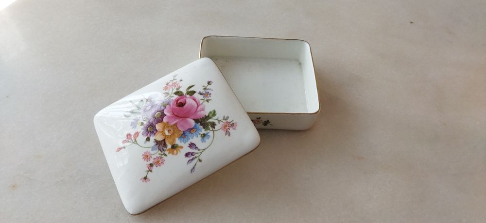 Caixa jóias porcelana Royal Crown Derby England