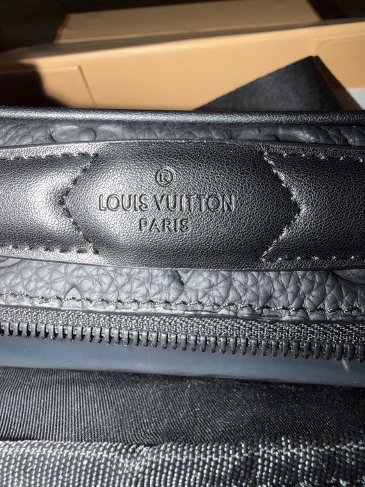Mala LV ( Louis Vuitton) nova com caixa