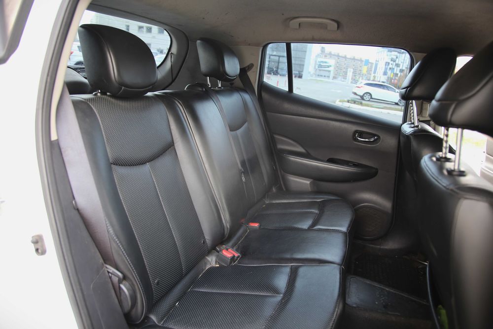 Продам Nissan Leaf