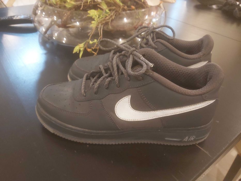 Nike Air Force praticamente novos