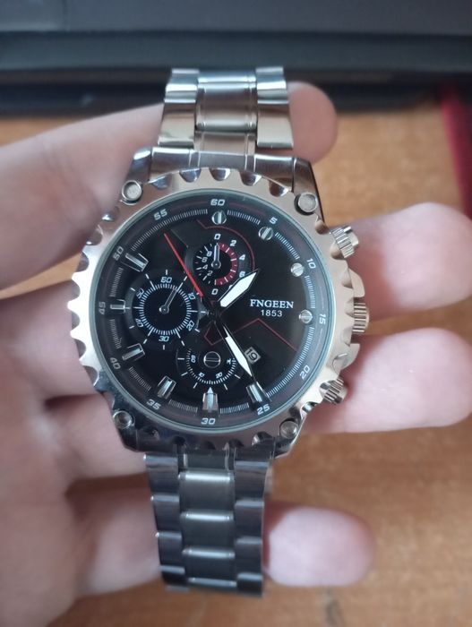 Чоловічий годинник