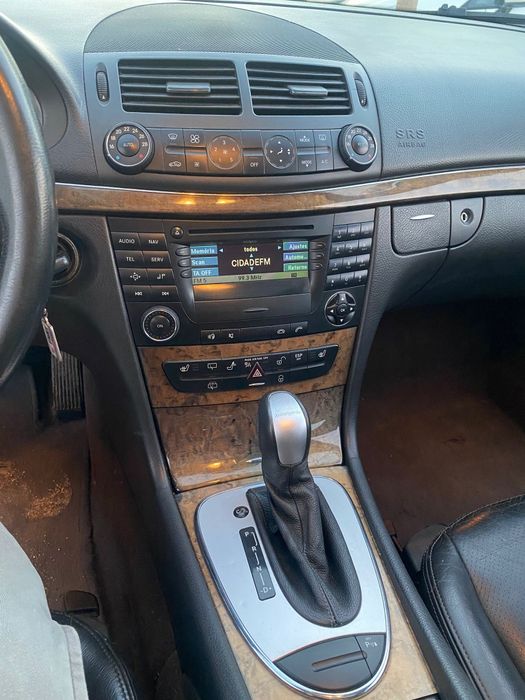 Mercedes-Benz E220
