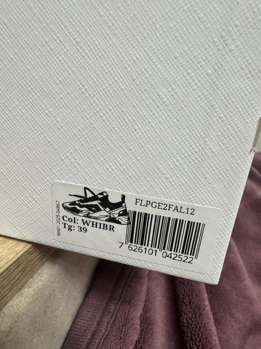 Кросівки Guess оригінал