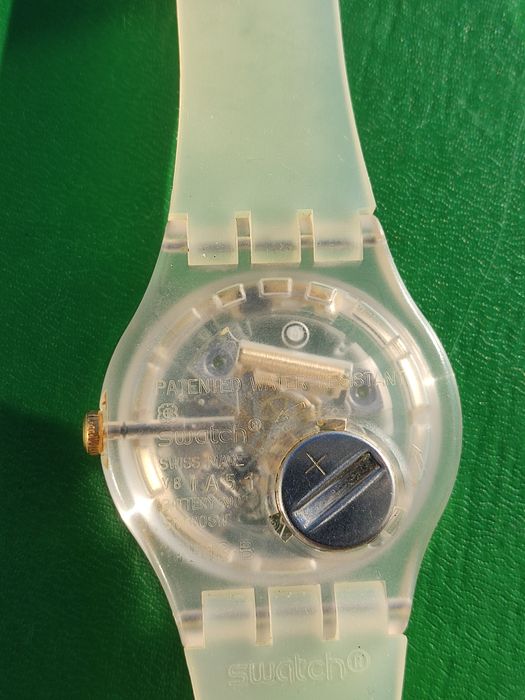 Часы Swatch  скелетон golden jelly