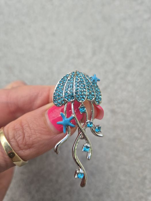 Broszka meduza niebieska