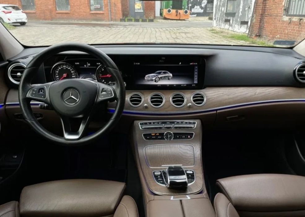Mercedes E-klasa w213 E220d 4-matic