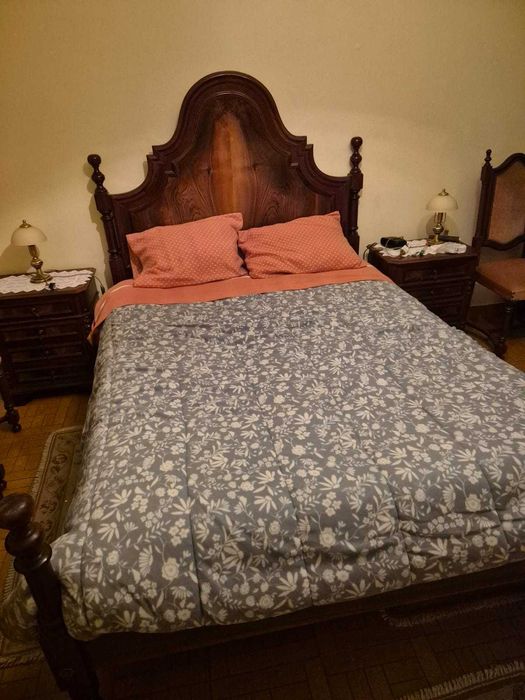Venda de mobiliário de quarto. Recolha deve ser feita pelo comprador