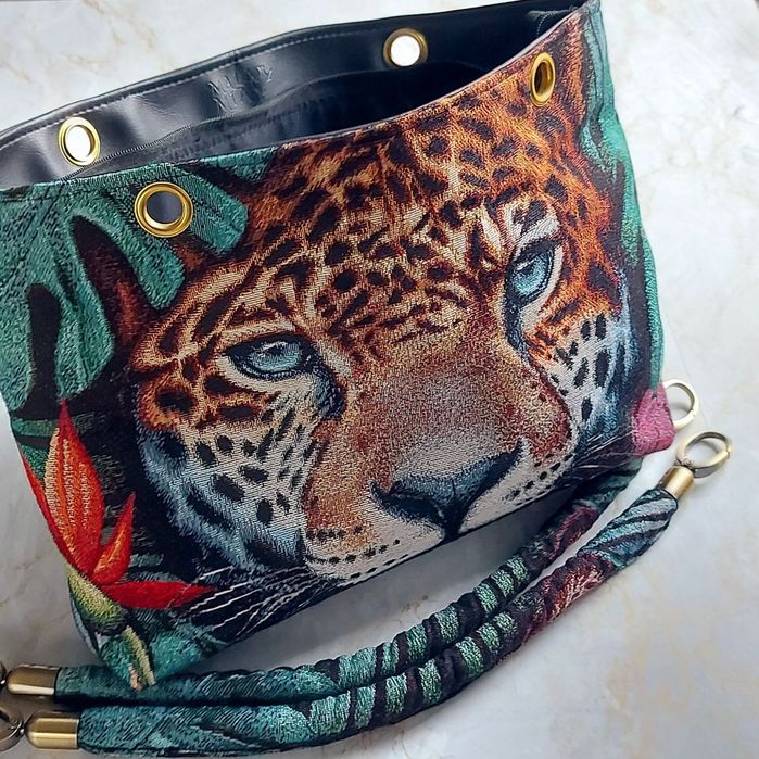 Savage Tote feita em Portugal