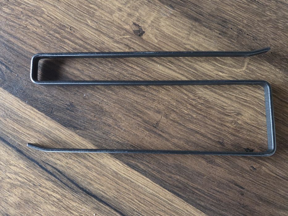 Uchwyt wieszak na ręczniki papierowe