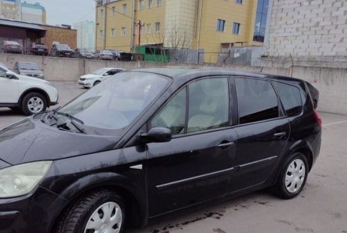 Автомобиль RENAULT,7mest.
