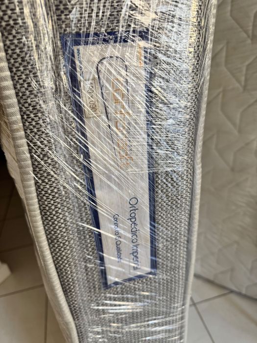 Cama Solteiro com colchões