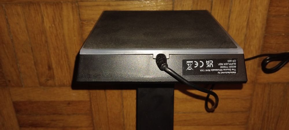 Stojak na słuchawki - google